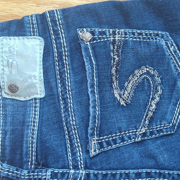 Silver Jeans Suki Jean Shorts - Picture 3 of 10